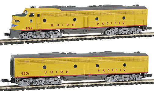 Union Pacific E-8/9 A #932 & B #934B