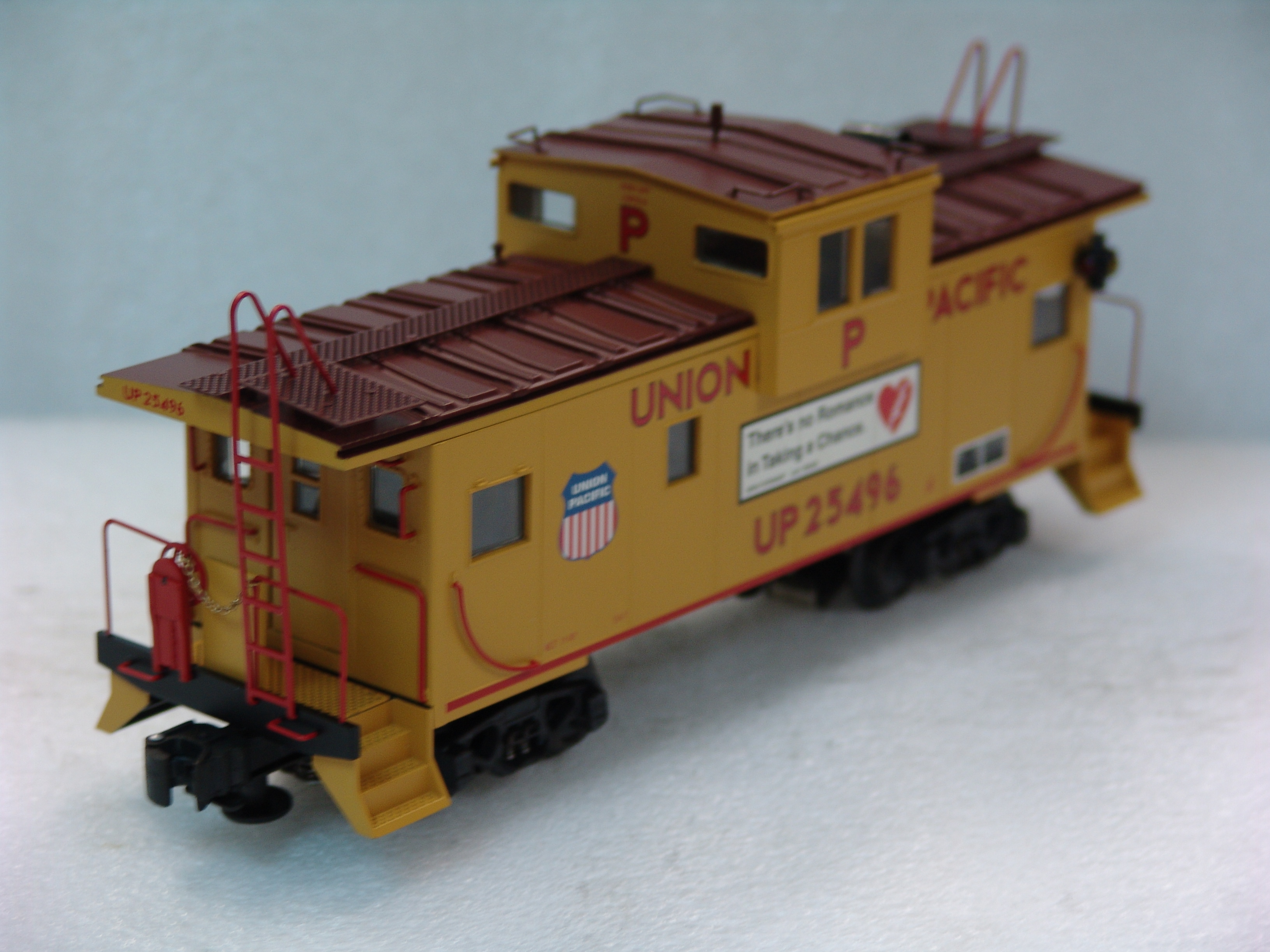 Union Pacific extended vision caboose #25496