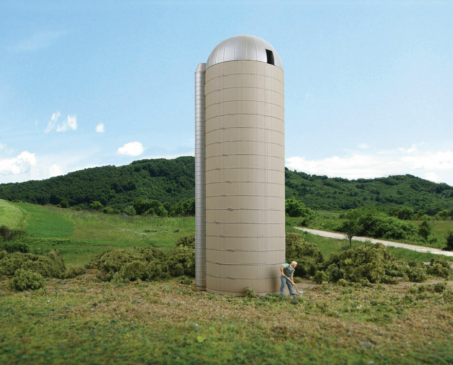 Concrete-Style Silo