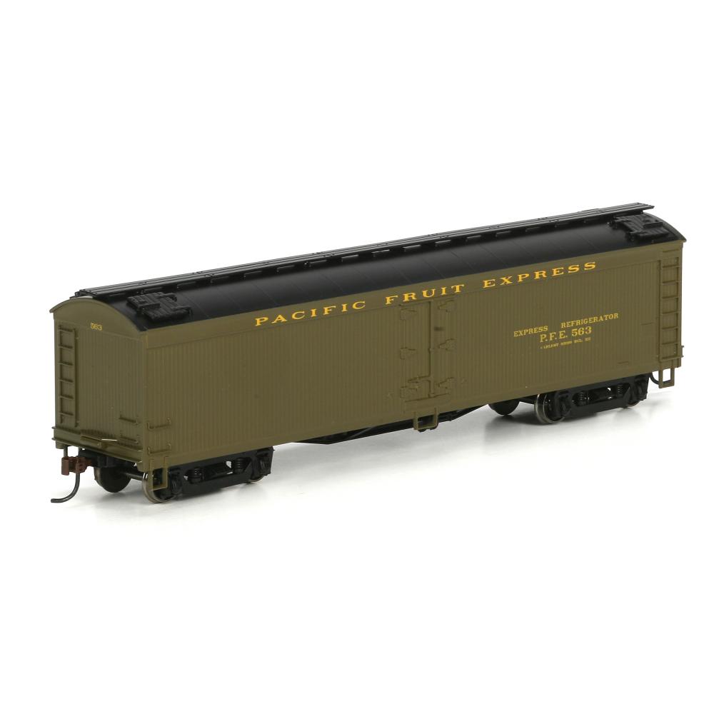 Pacific Fruit Express Reefer # 563