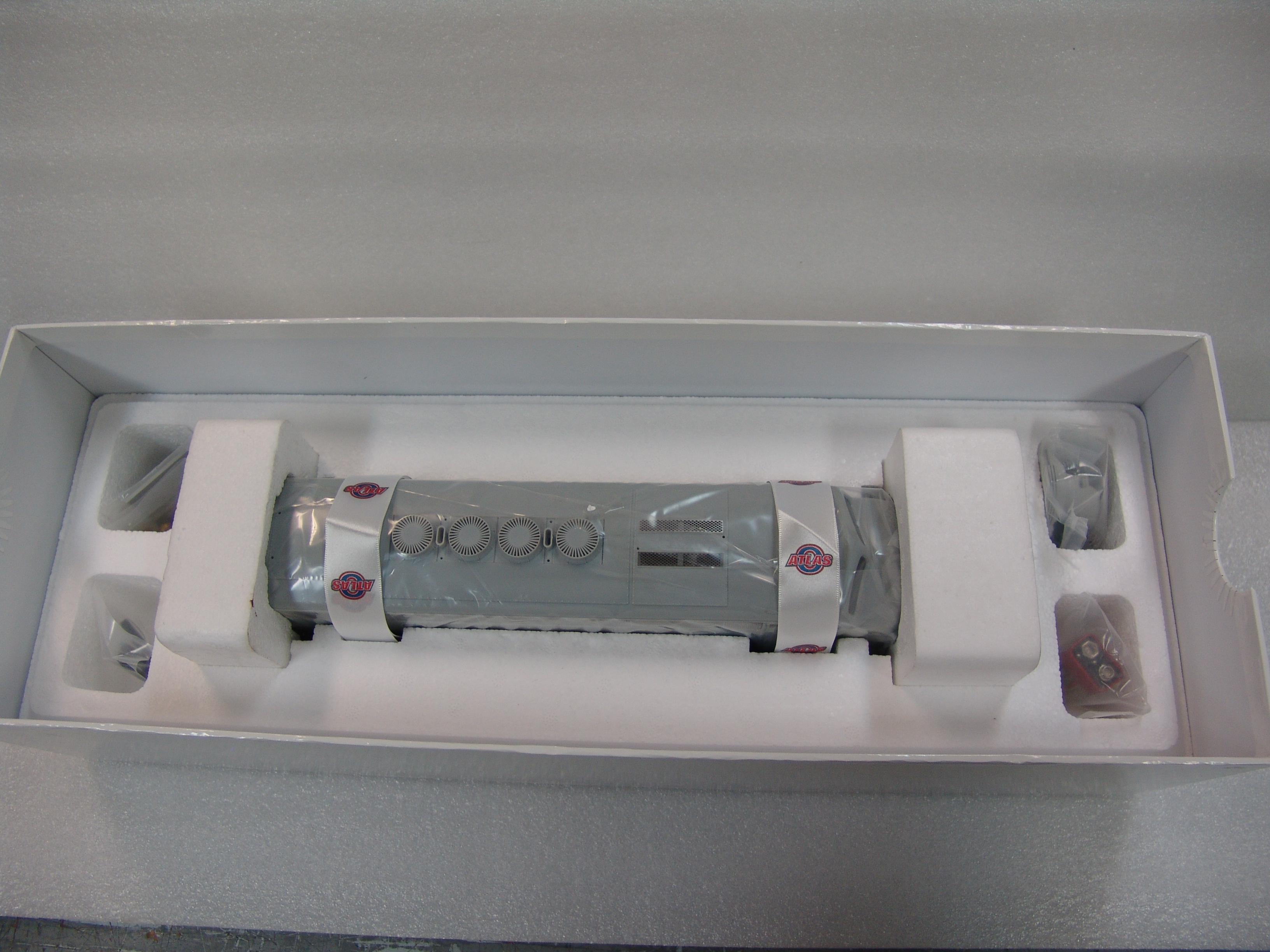 undecorated single headlight F-3A phase 2 with TMCC