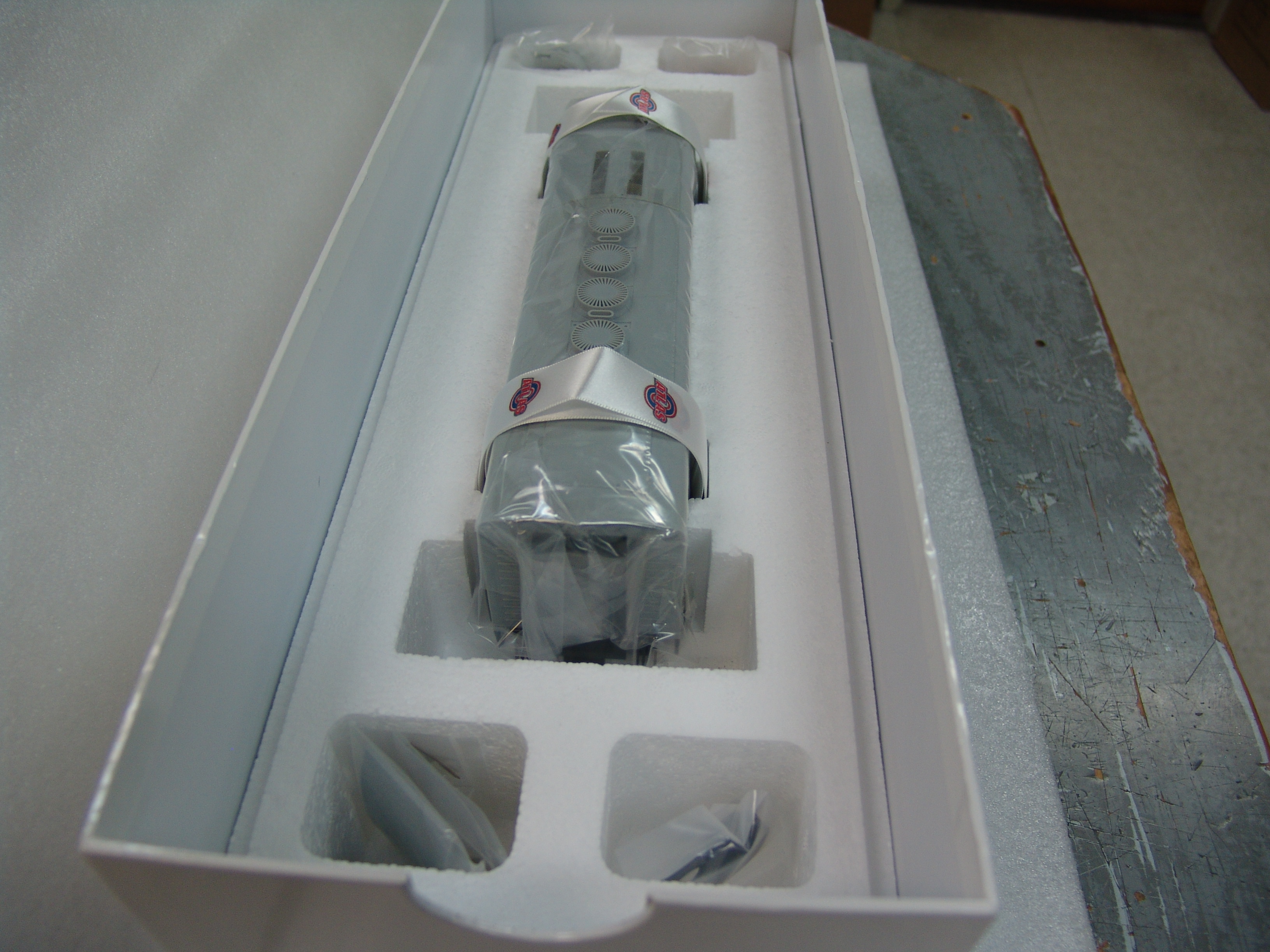 undecorated single headlight F-3A phase 2 with TMCC