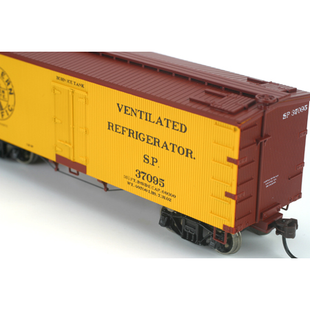 Southern Pacific 36' wood reefer #37095