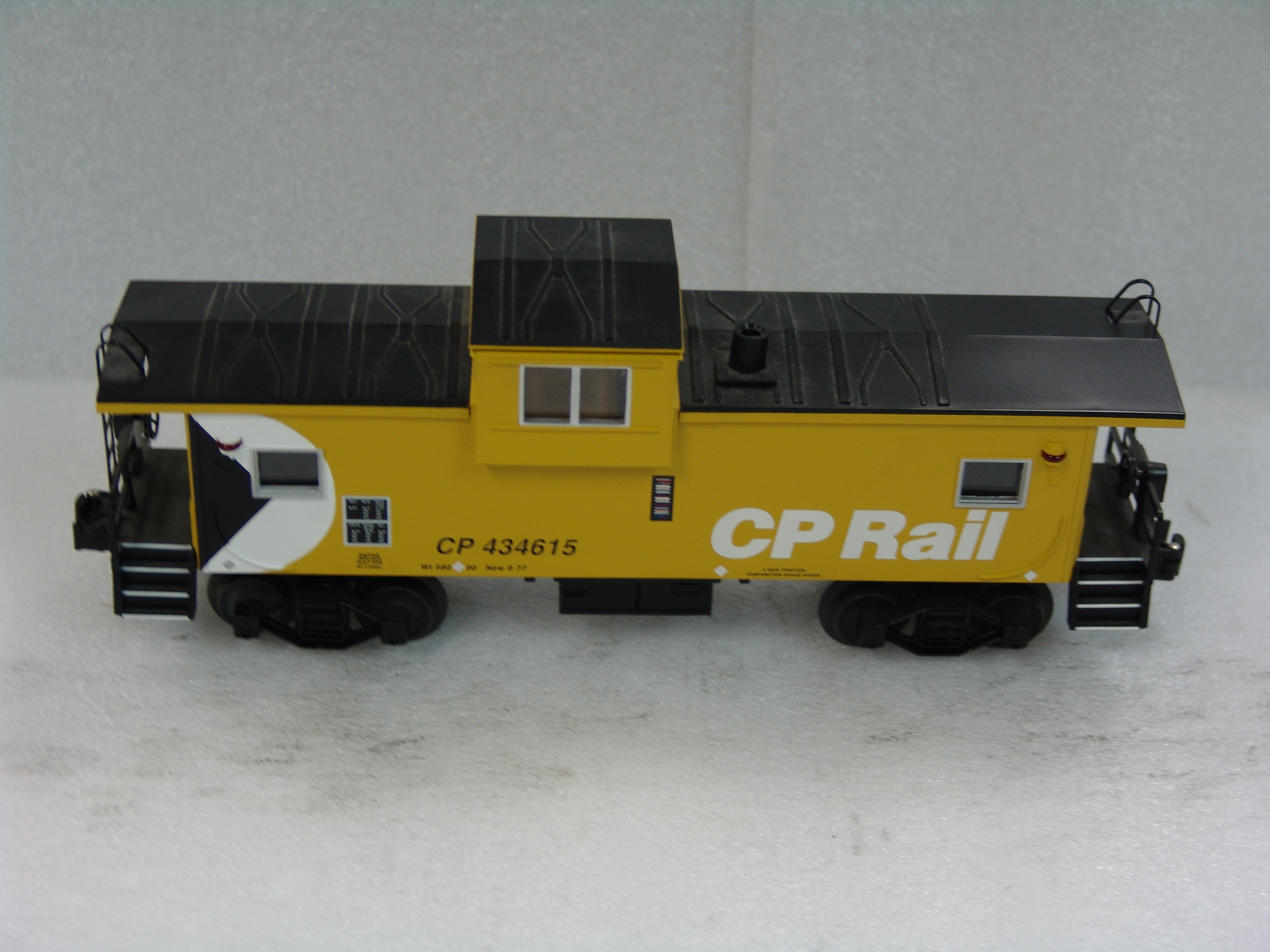 CP Rail extended vision caboose #434615