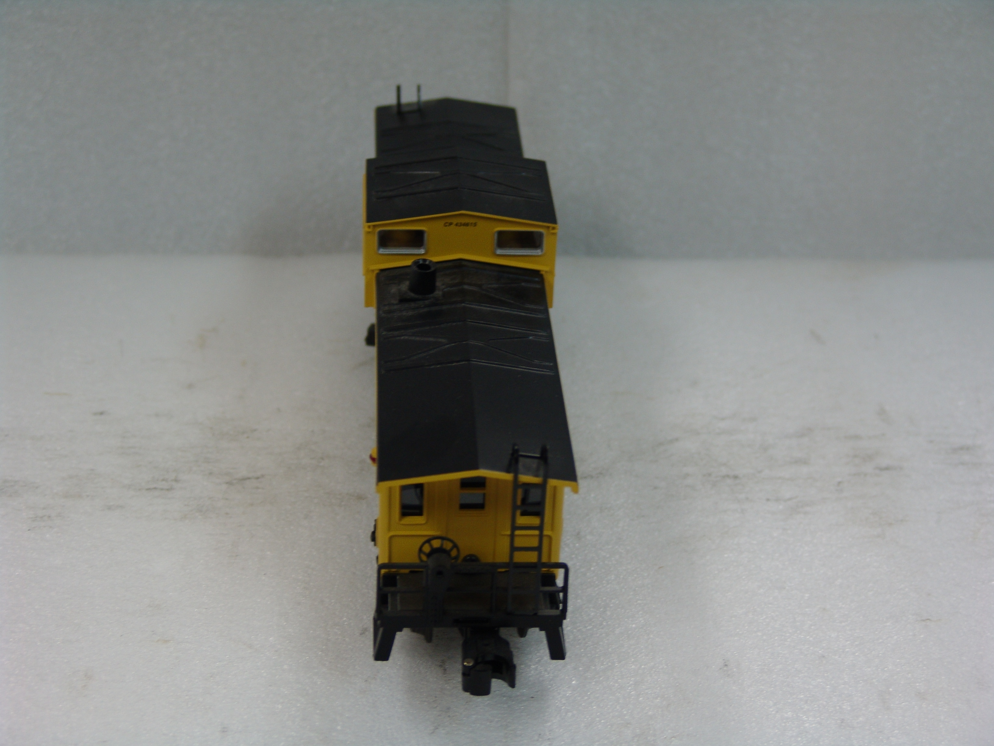 CP Rail extended vision caboose #434615