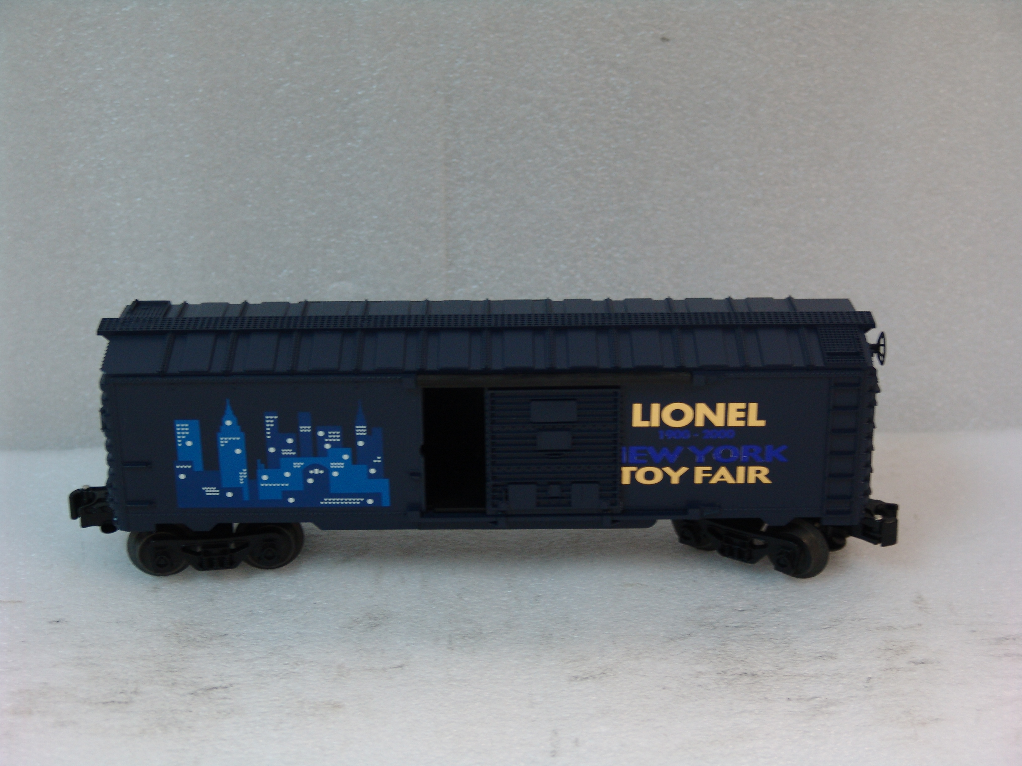 Lionel 2000 New York Toy Fair boxcar