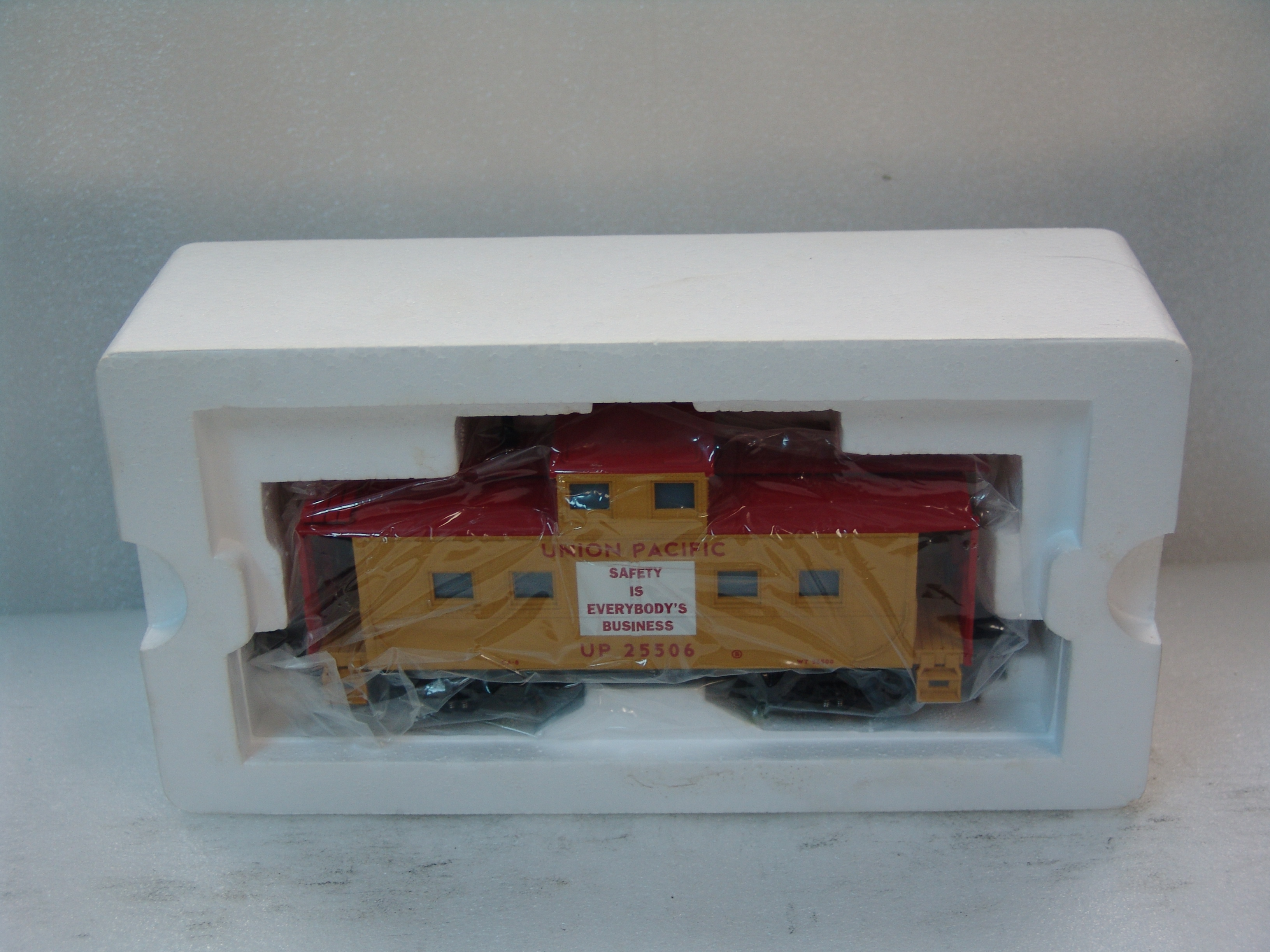 Union Pacific steel caboose #25506