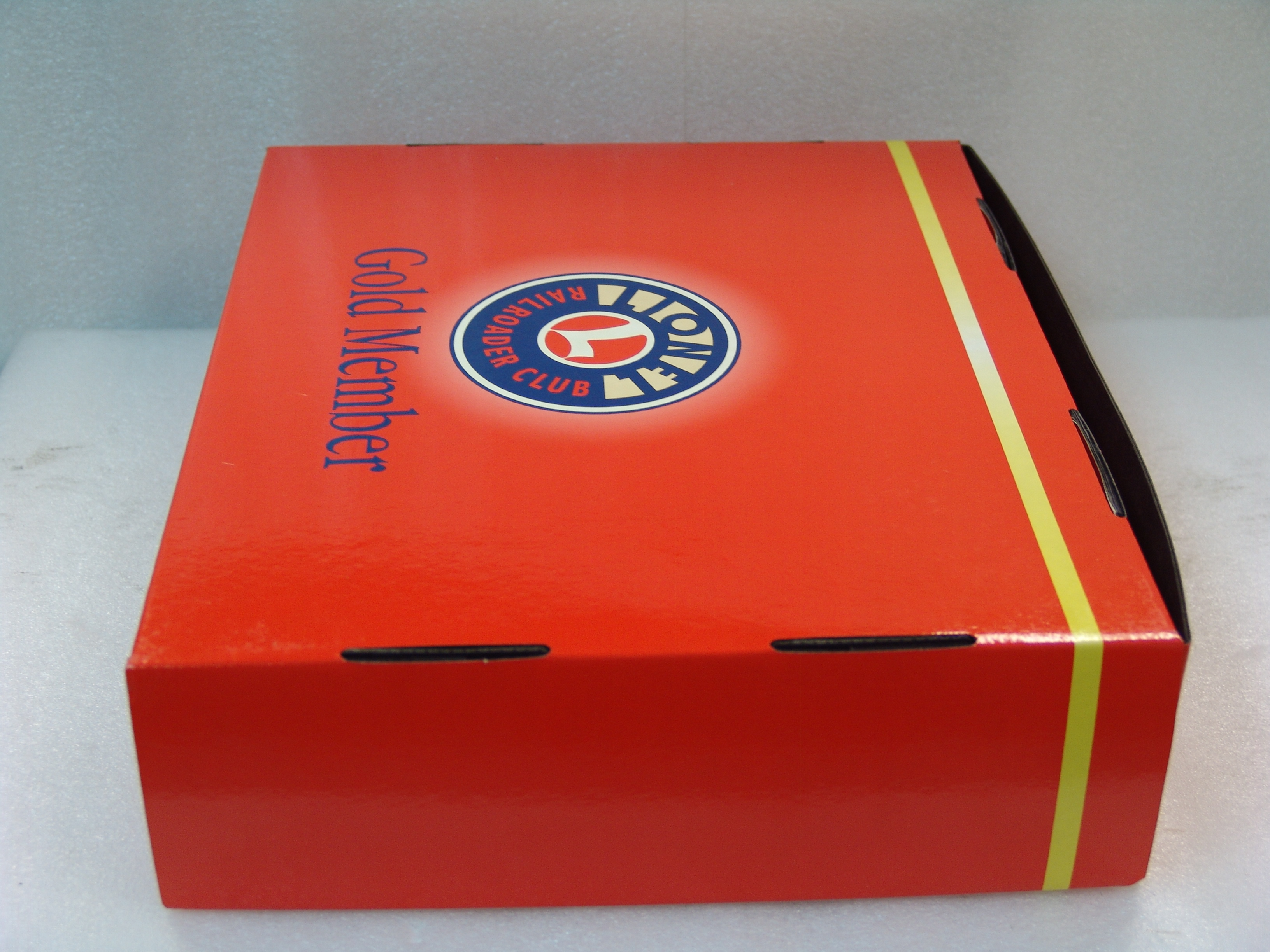 1999 Lionel Railroader Club Gold Member package
