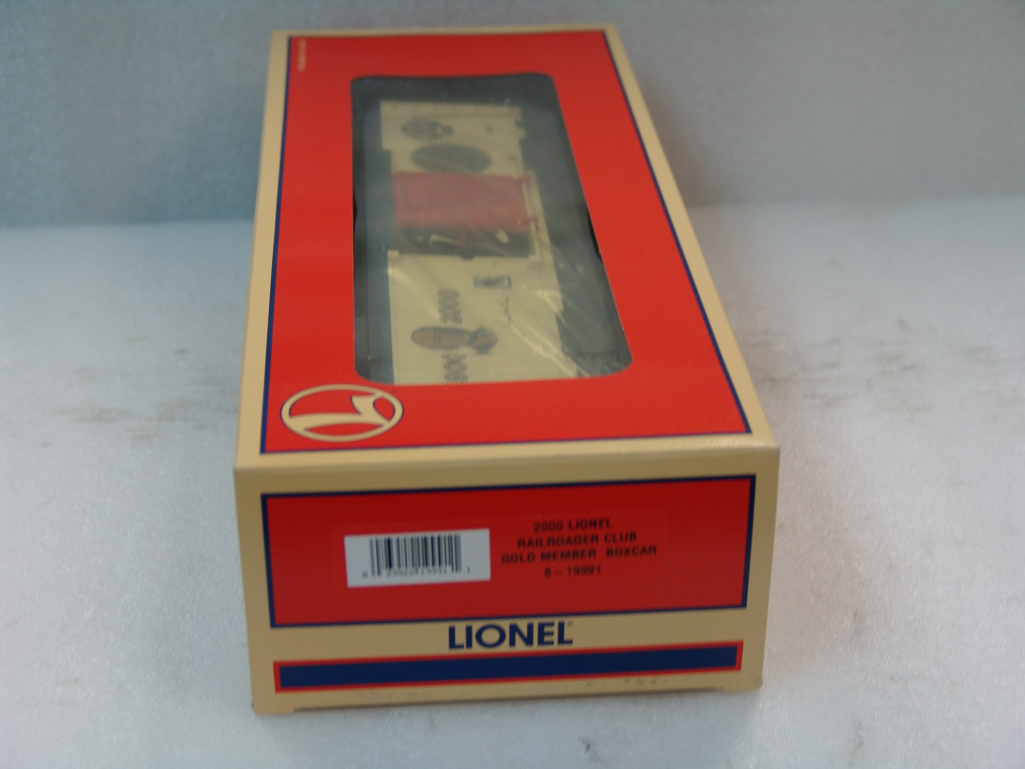 2000 Lionel Railroader Club Gold Member package