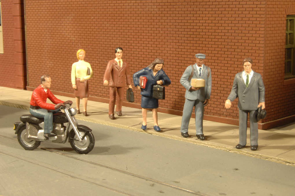 O figures: city people with motorcycle