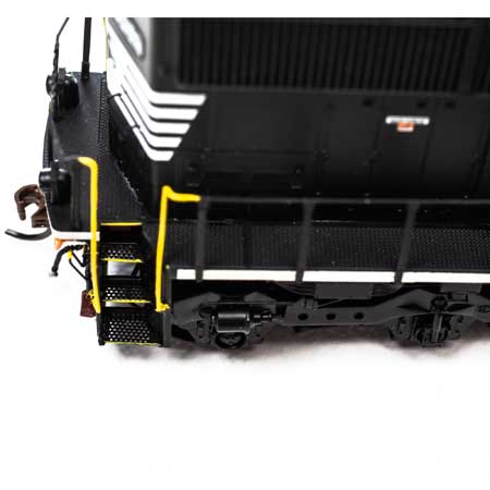 Norfolk Southern SD60E #6952 w/Tsunami 2