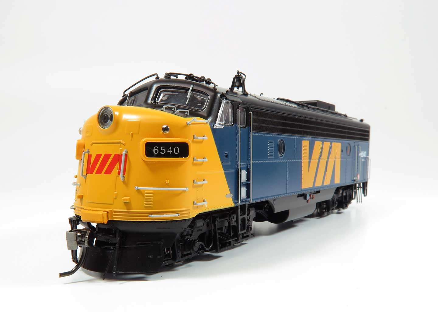 Via Rail Canada Early Scheme GMDD FP9A #6540 with DCC/Sound