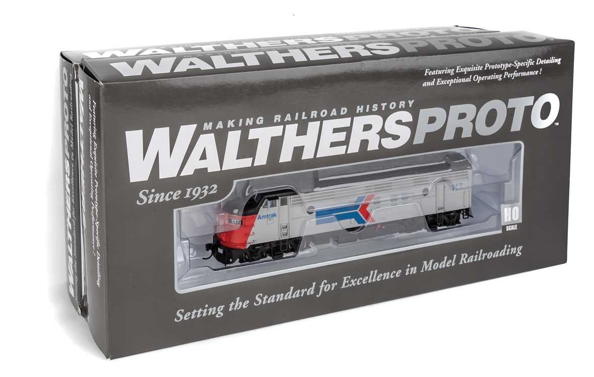 Amtrak EMD FP7 #117 & F7B #160 Equipped With LokSound 5