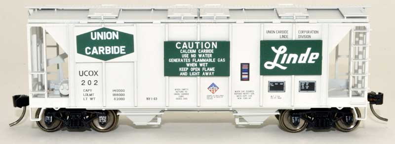Union Carbide Linde 70 ton covered hopper #208