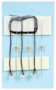 HO Scale Old Fashioned Green and White Lamp Shade & Bulb 3-pack