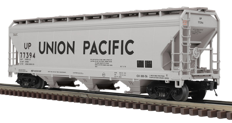 Union Pacific 3-bay centerflow covered hopper #77812