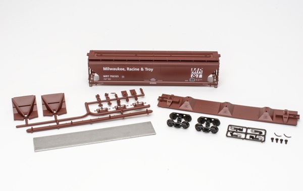 Milwaukee, Racine & Troy ACF 3-Bay Covered Hopper #752123