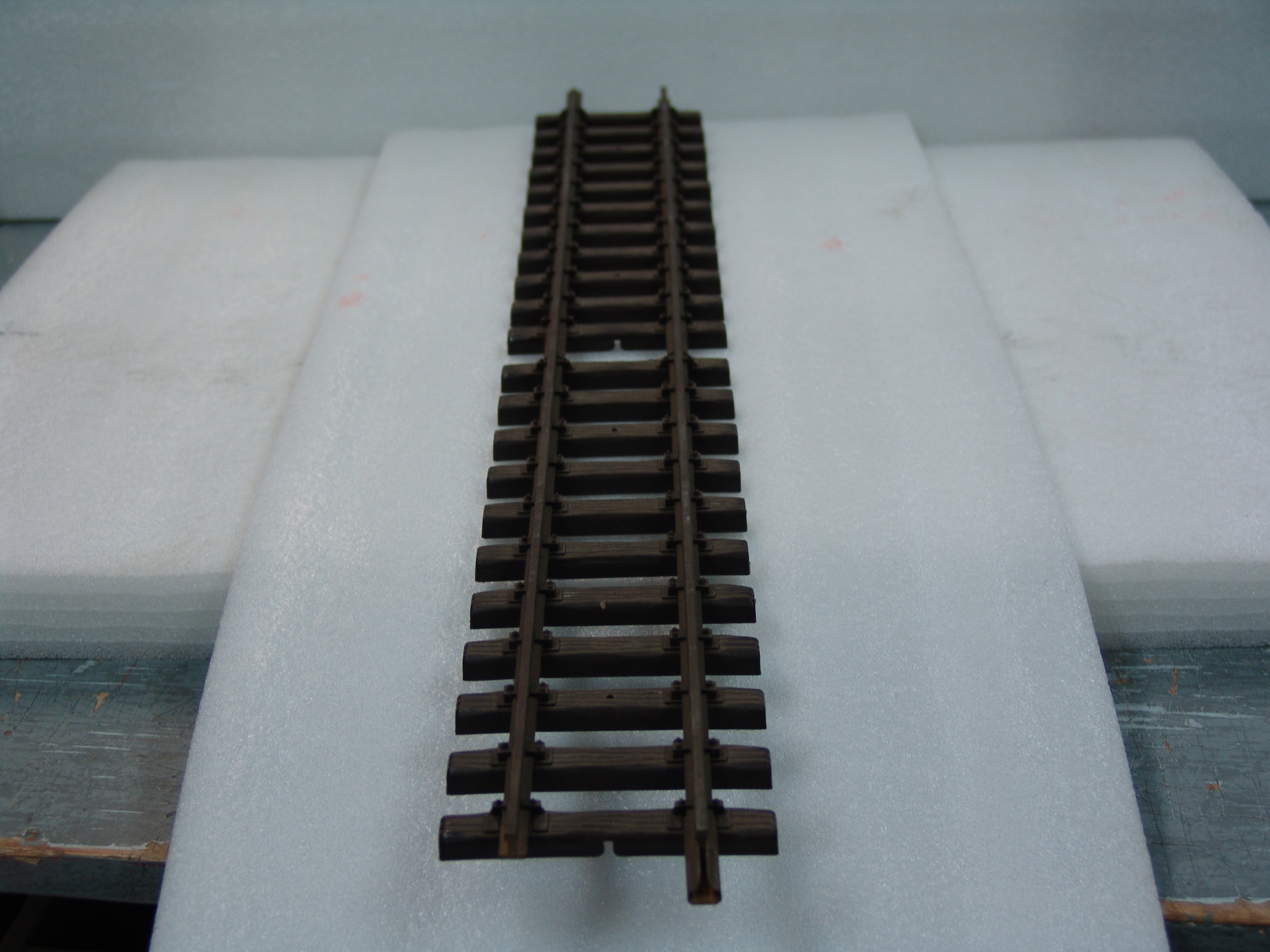 individual piece of #1060 600mm straight track used