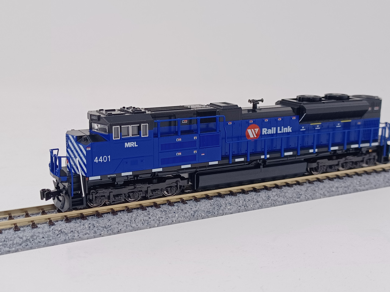 Montana Rail Link SD70ACe #4401 with DCC