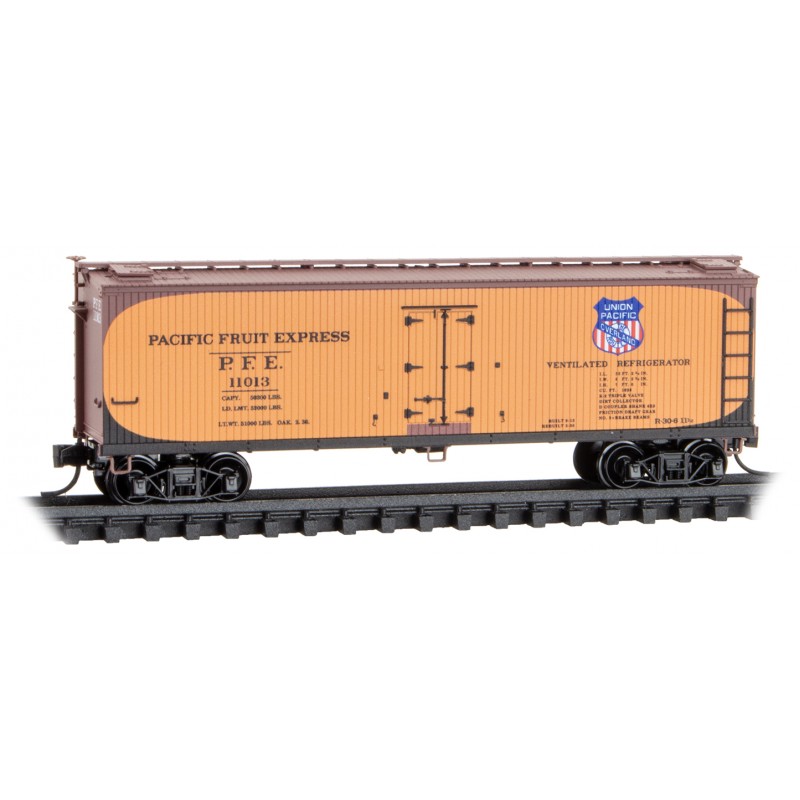 Pacific Fruit Express 40' double sheathed wood reefer #11013
