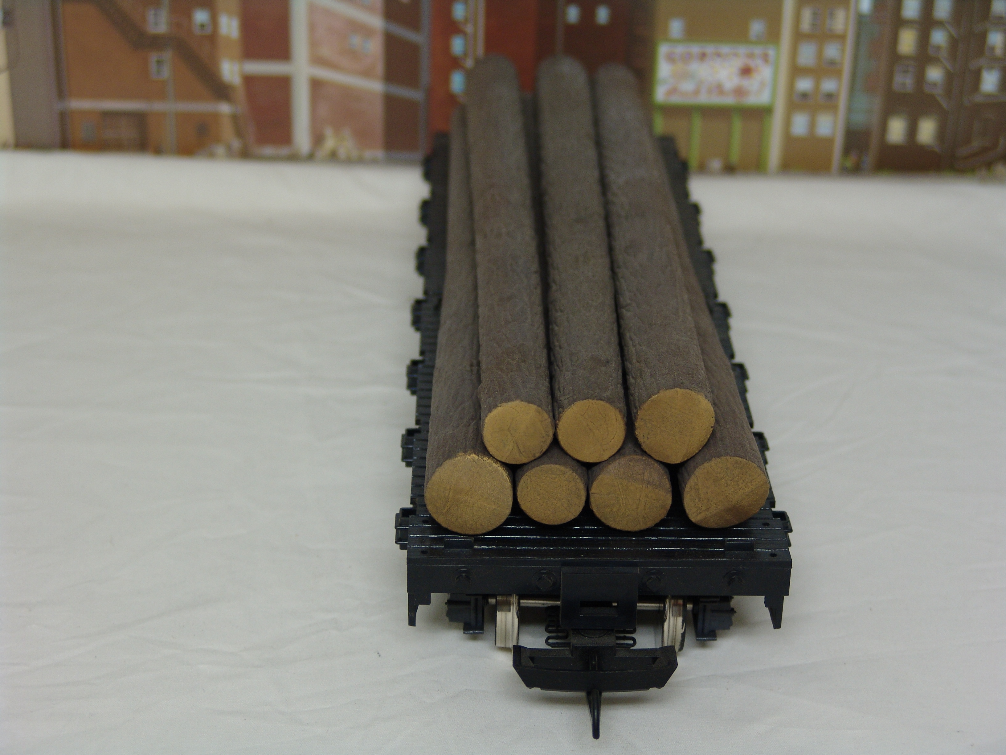 Rio Grande flatcar #4061 with log load (used)
