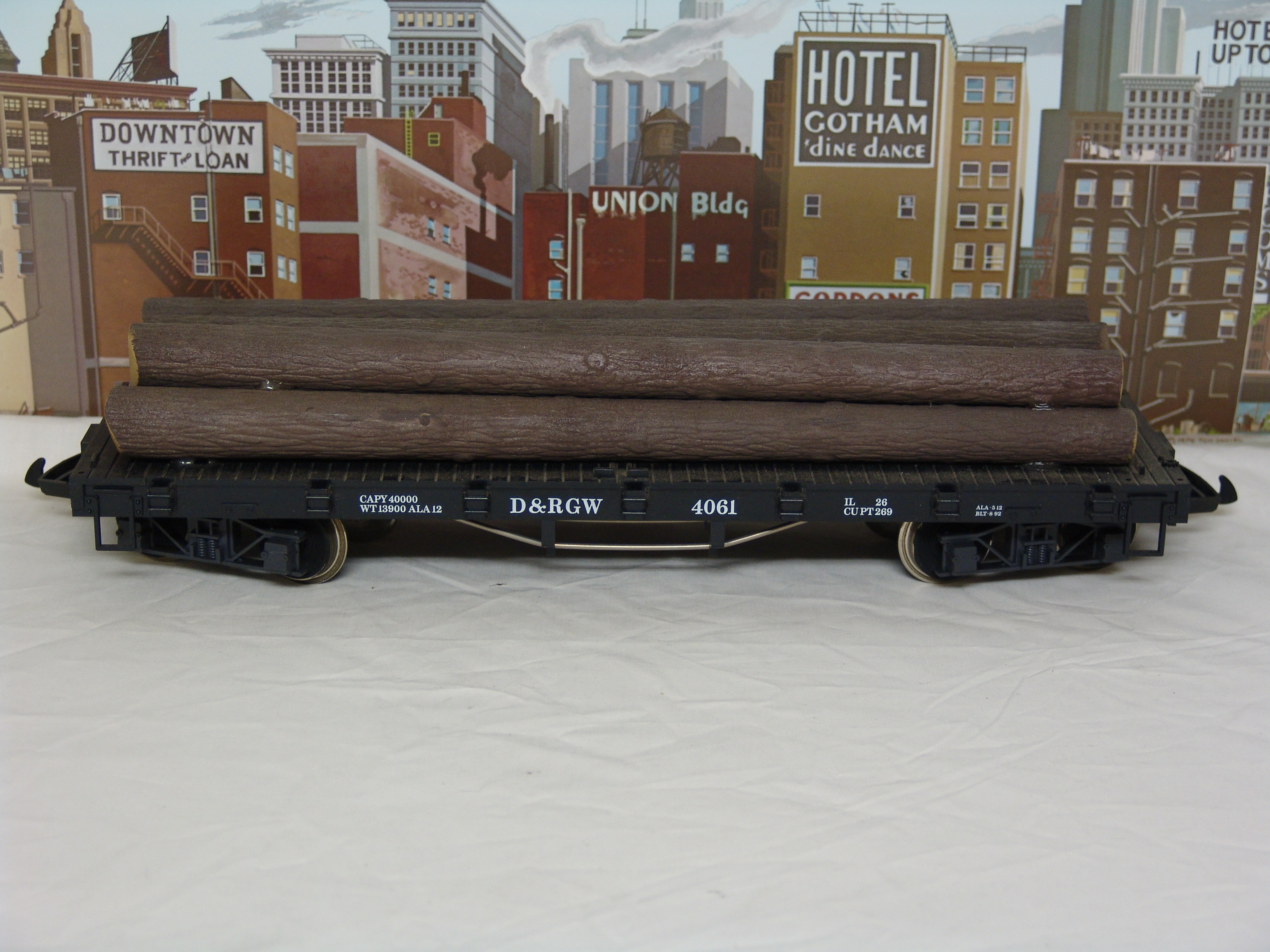 Rio Grande flatcar #4061 with log load (used)