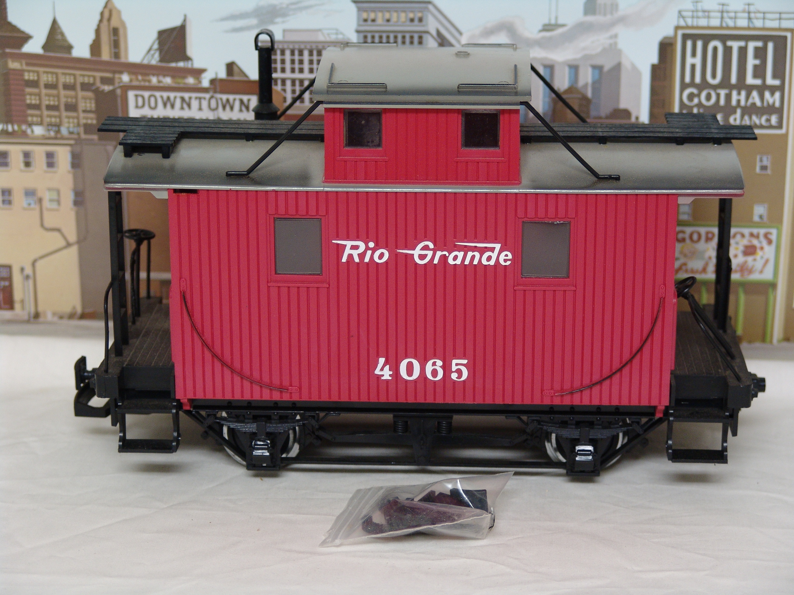 Rio Grande bobber caboose #4065 (used)