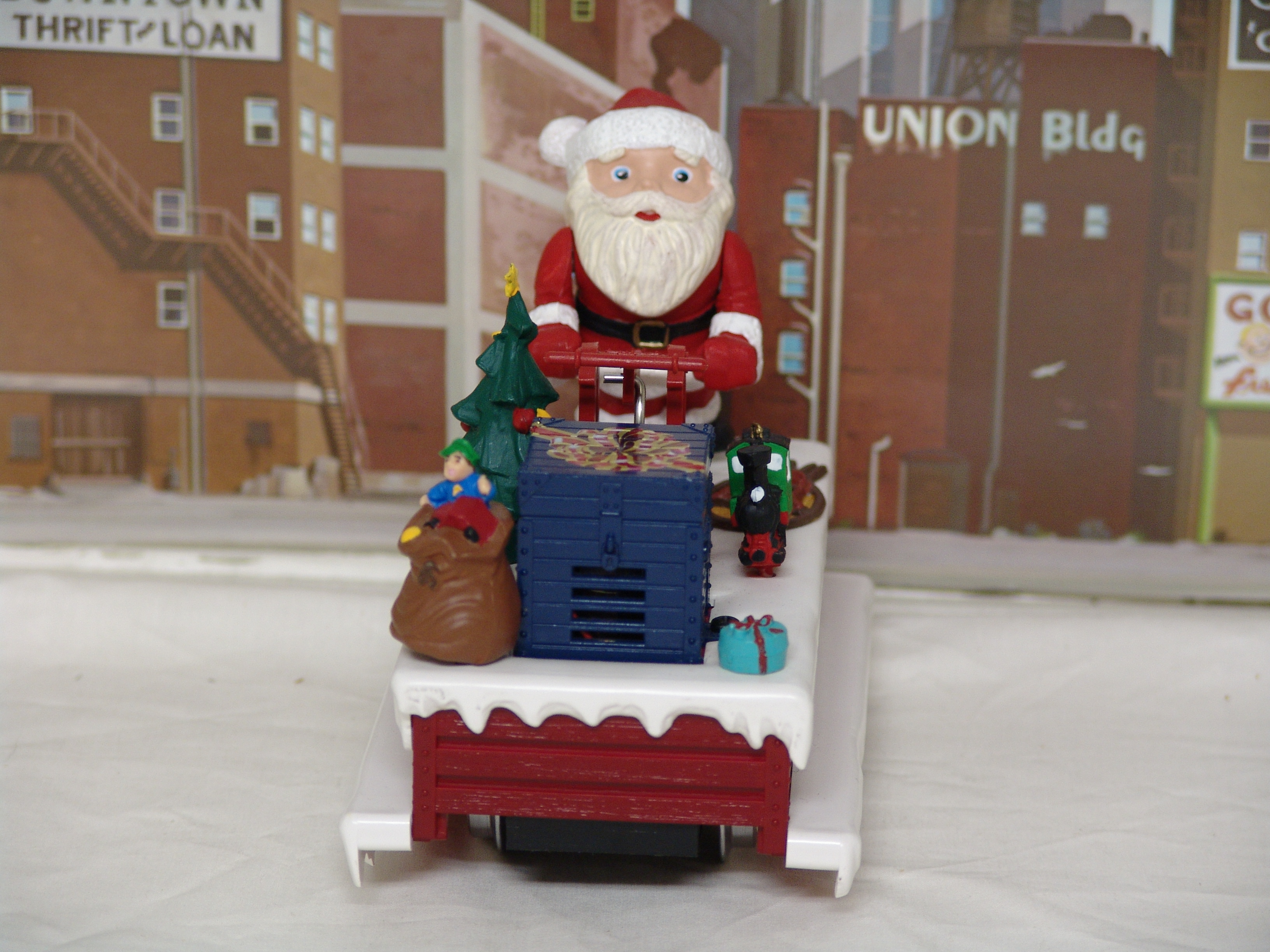 Santa operating handcar (used)