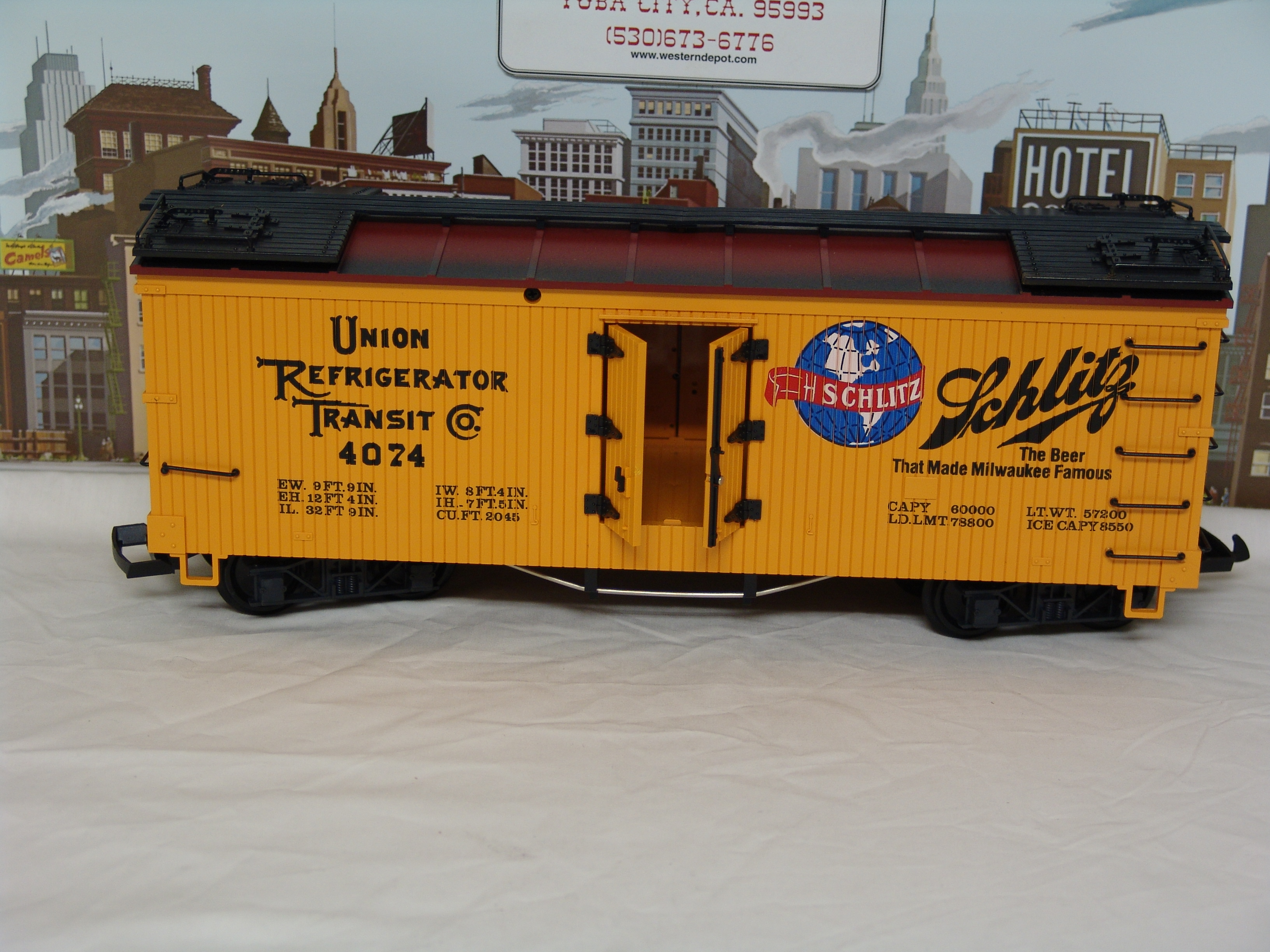 Schlitz reefer car #4074 (used)
