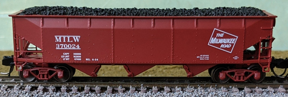 Milwaukee Road 3-Bay Offset Side Hopper With Load #370402