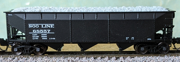 Soo Line 3-Bay Offset Side Hopper With Load #68541