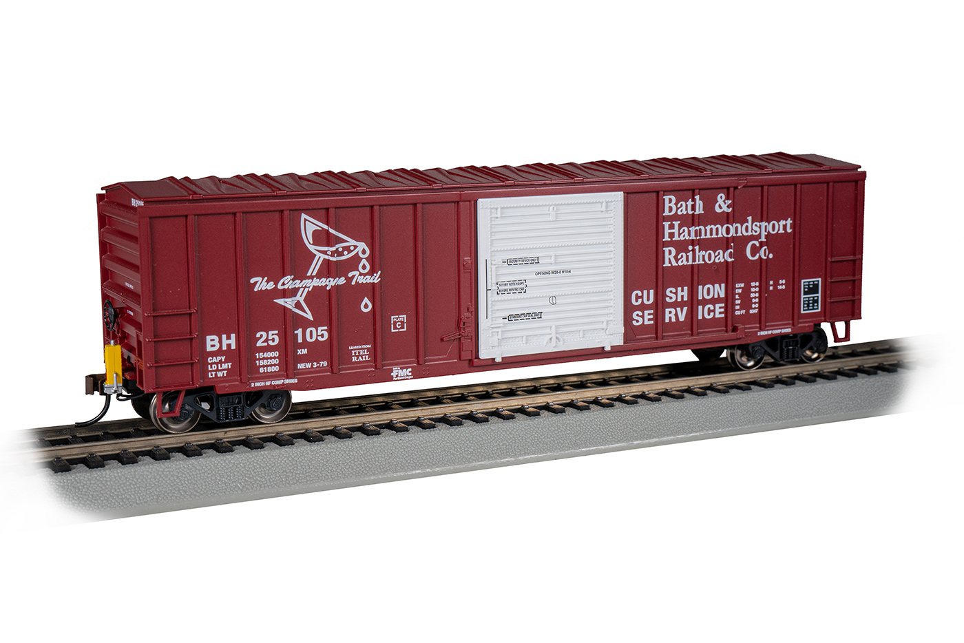 Bath & Hammondsport 50' outside braced boxcar #25105 with end of train