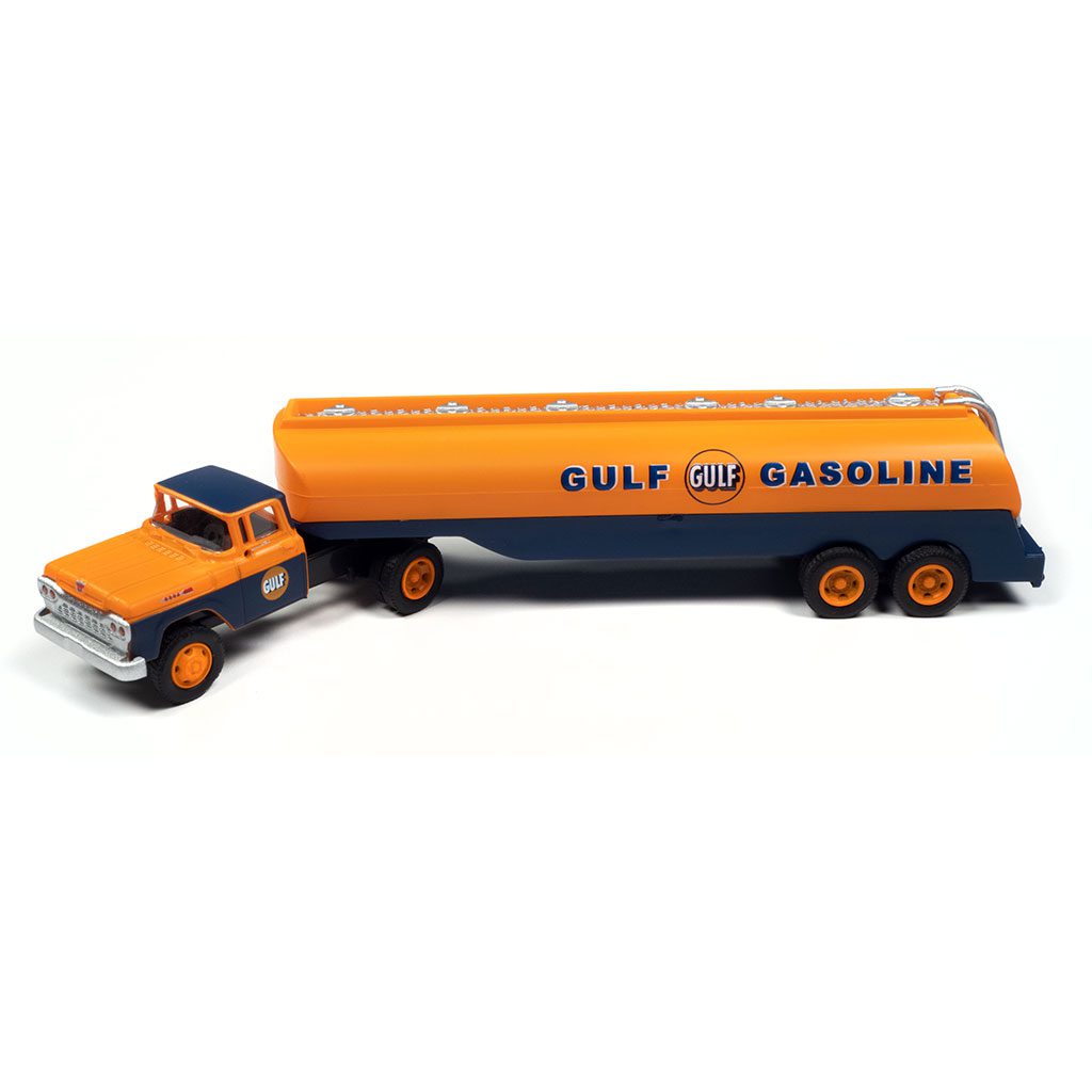 1960 Ford tractor / tanker trailer set - Gulf Oil