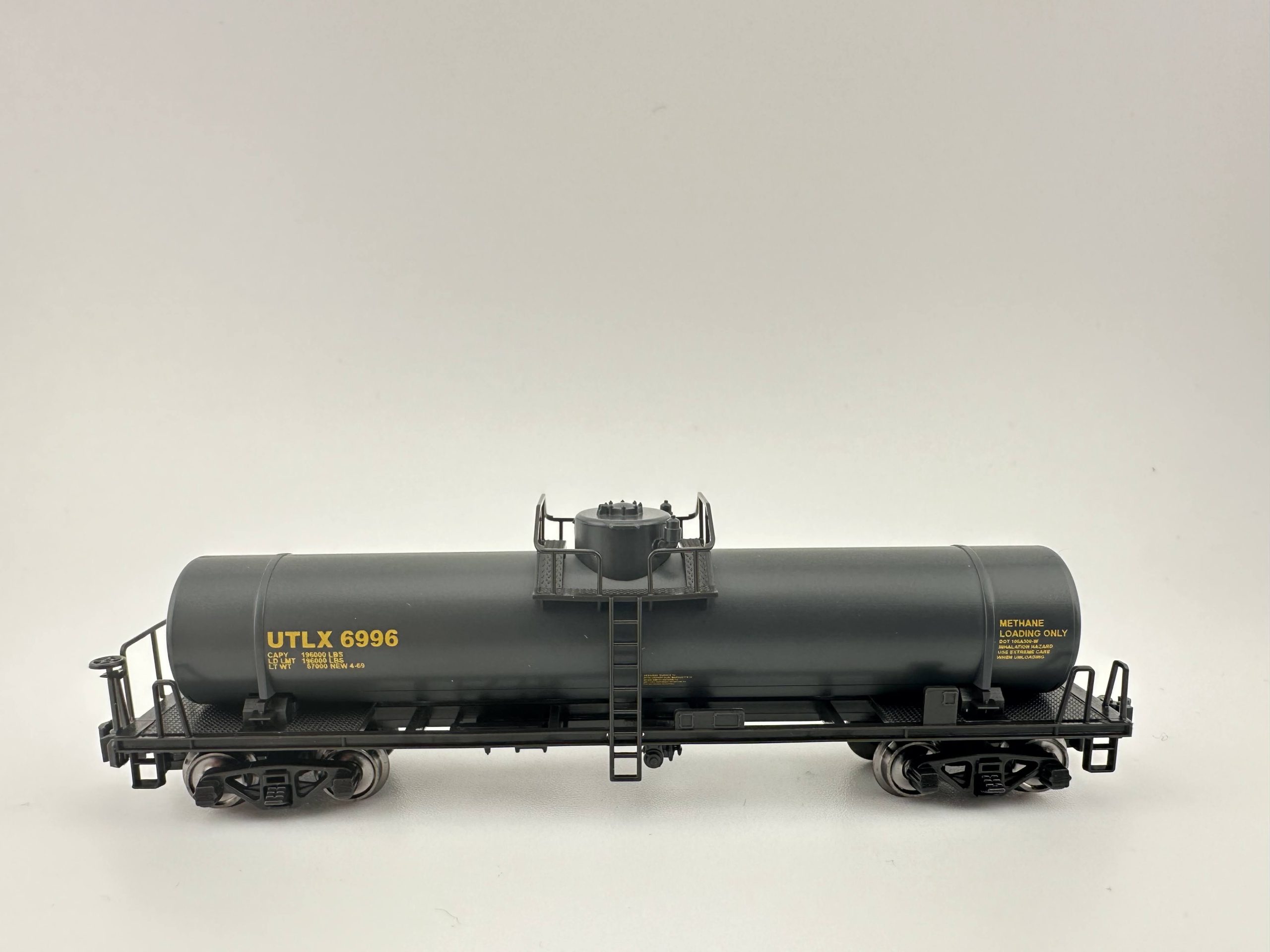 Santa Fe F7 freight train set with DCC & sound