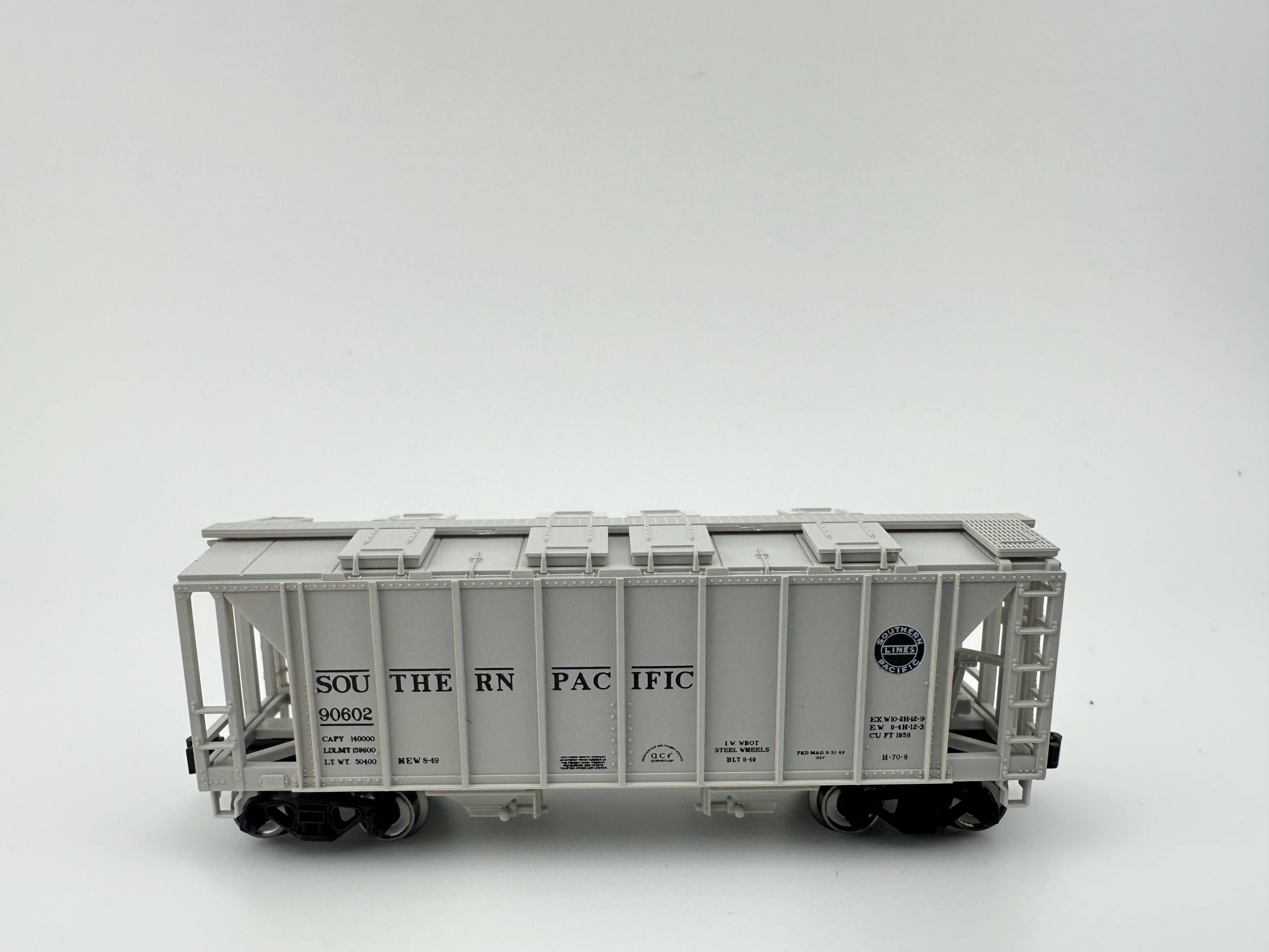 Santa Fe Bluebonnet F7 freight train set with DCC & sound