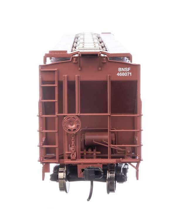 BNSF Trinity 4750 3-bay covered hopper #468071
