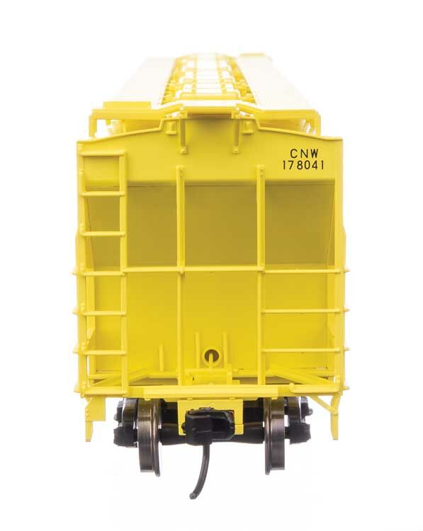 Chicago & North Western Trinity 4750 3-bay covered hopper #178041