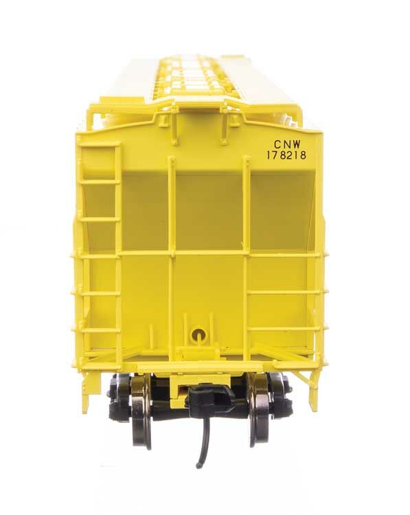 Chicago & North Western Trinity 4750 3-bay covered hopper #178218