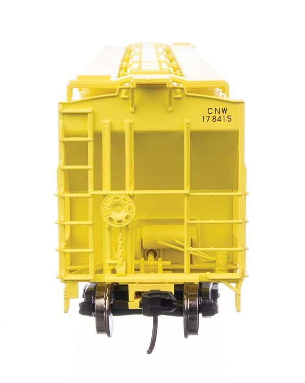 Chicago & North Western Trinity 4750 3-bay covered hopper #178415