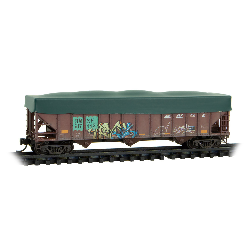 Burlington Northern Santa Fe With Tarp Covers Weathered 3-Pack