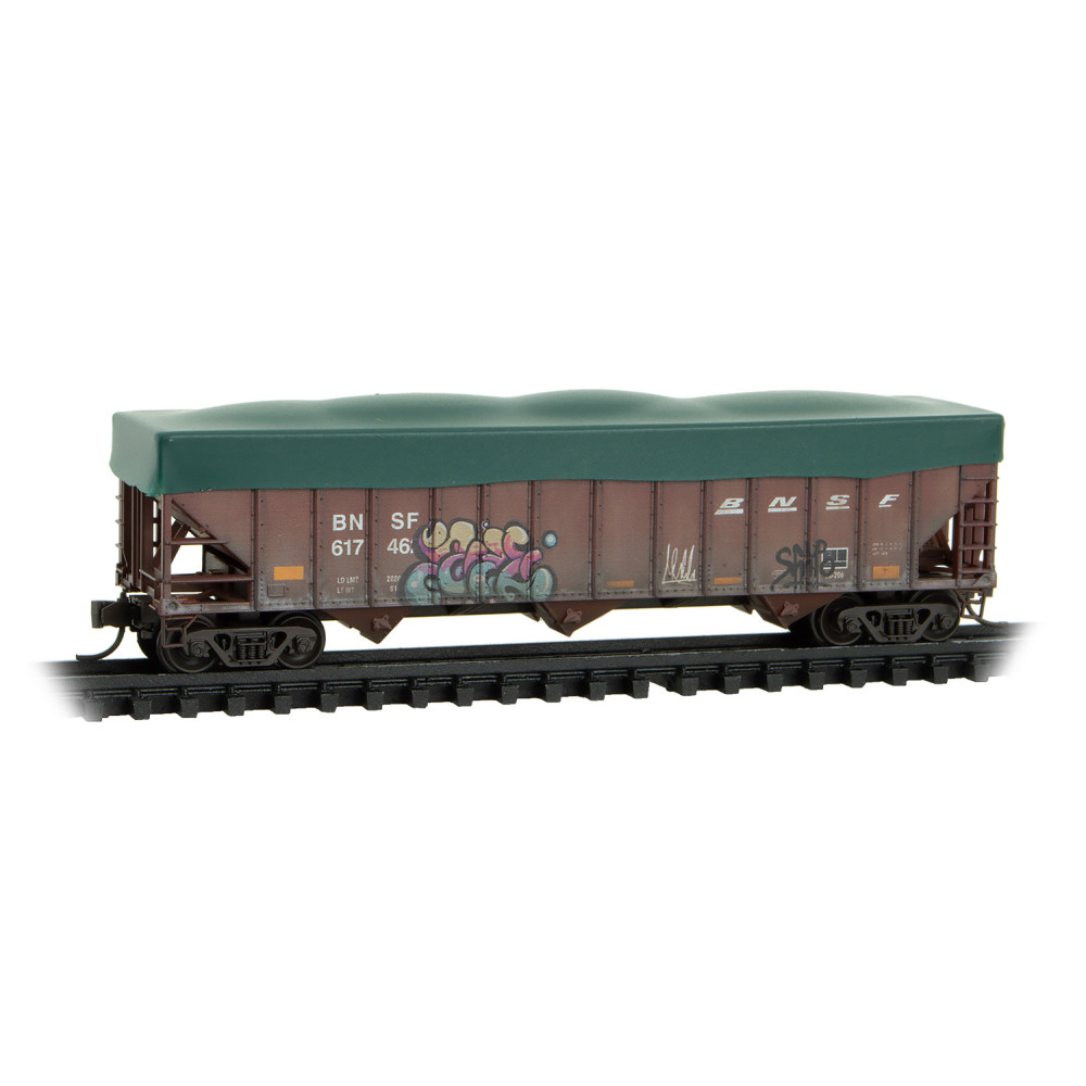Burlington Northern Santa Fe With Tarp Covers Weathered 3-Pack