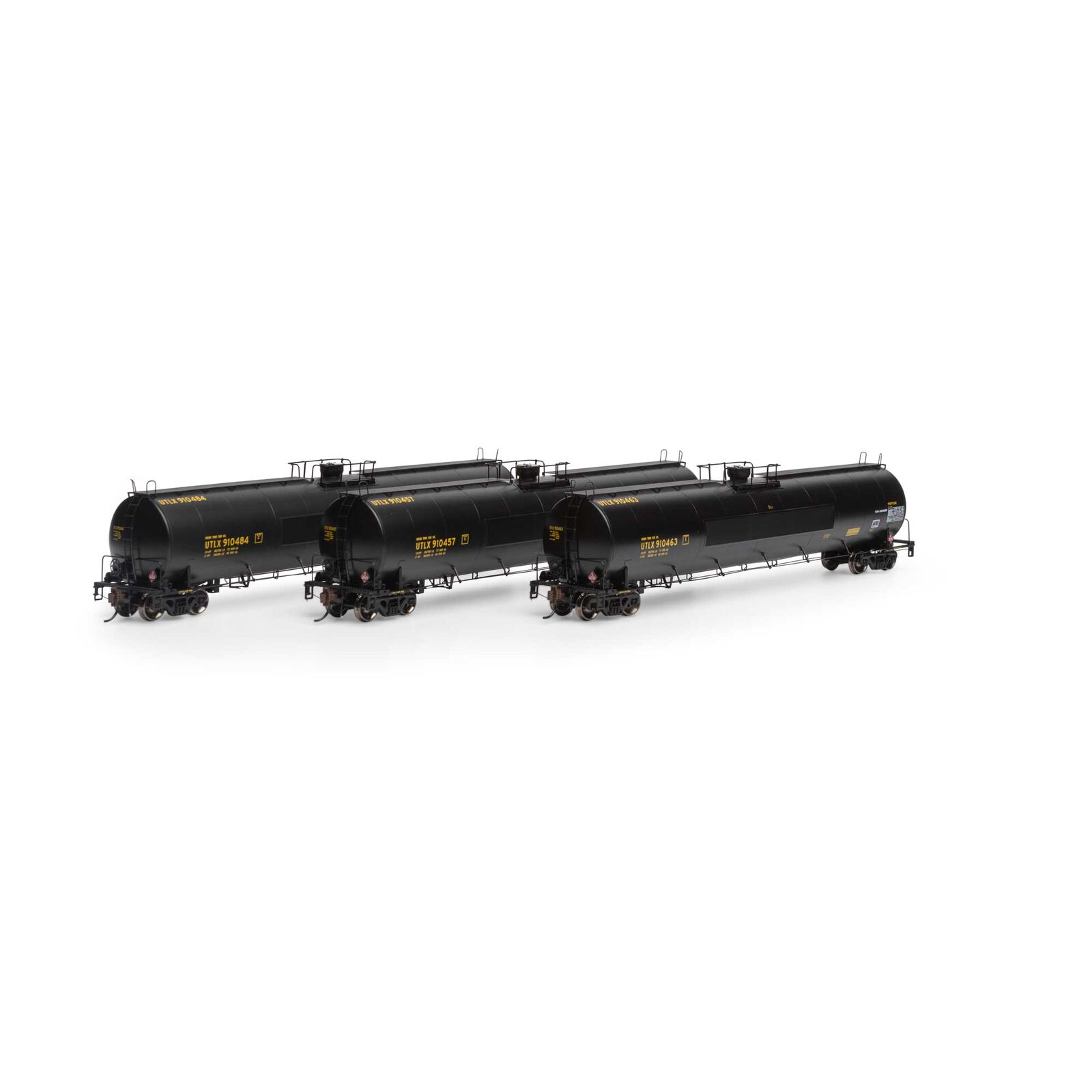 Union Tank Car Co. UTC 33K LPG tank car "flat panel" 3-pack