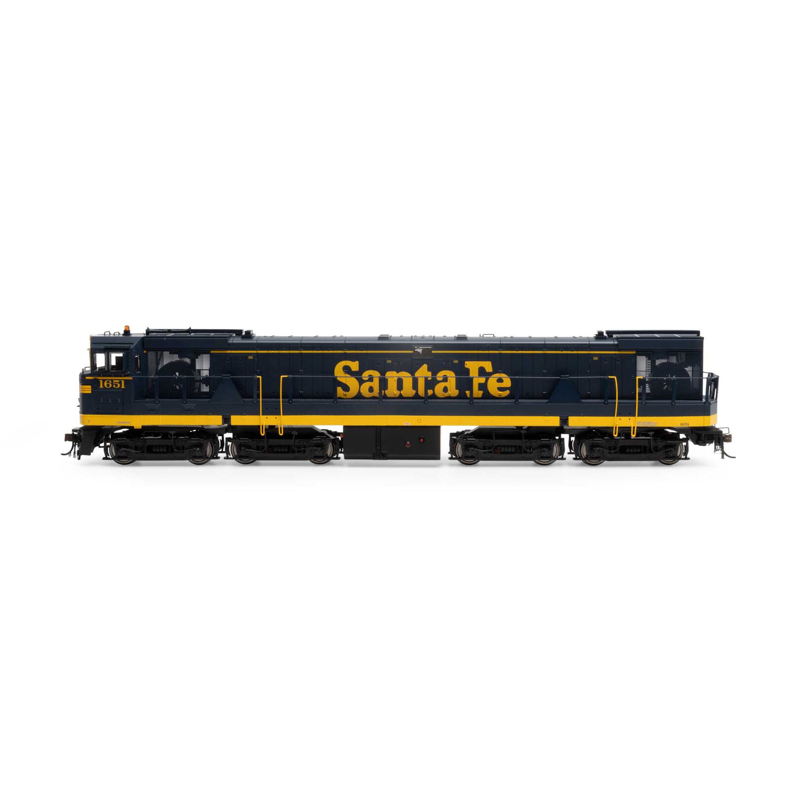 Santa Fe U50 #1651 with Tsunami2
