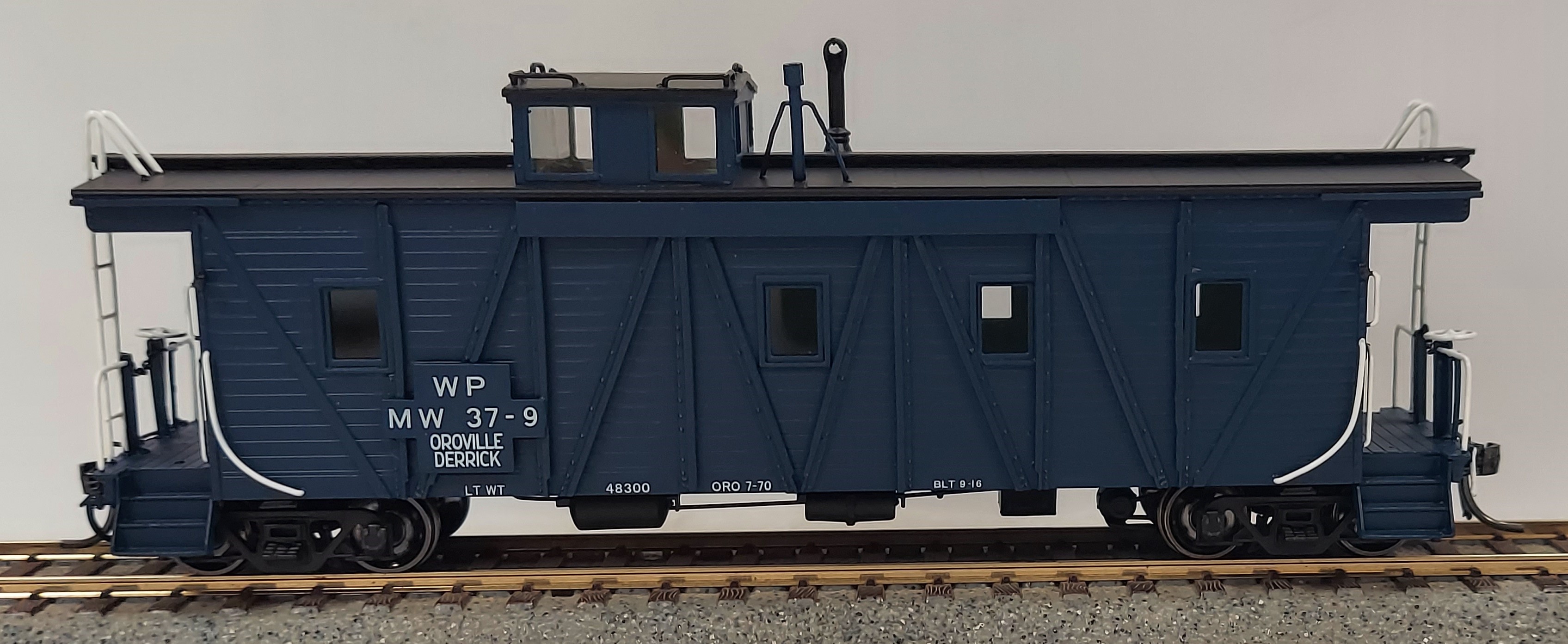 Western Pacific Caboose #37-9 MOW Service (Dark Blue)