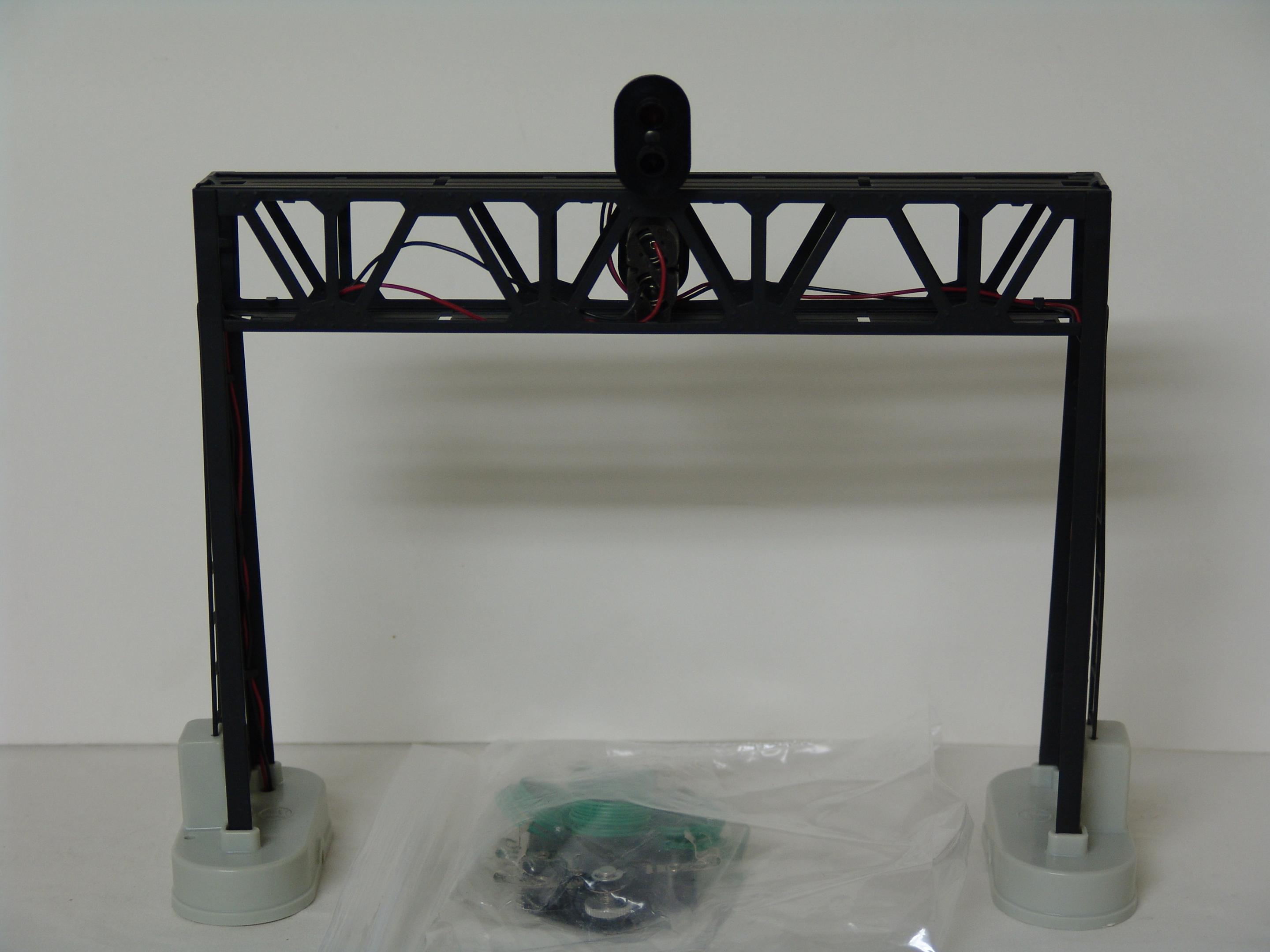 O and O27 gauge Operating Signal Bridge (used)