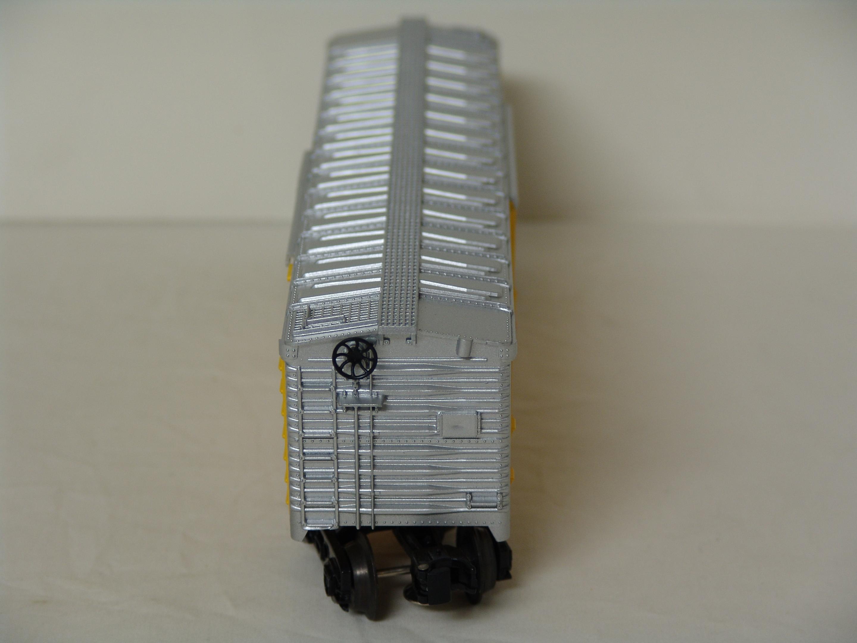 Famous American Railroad Series Santa Fe Boxcar (used)