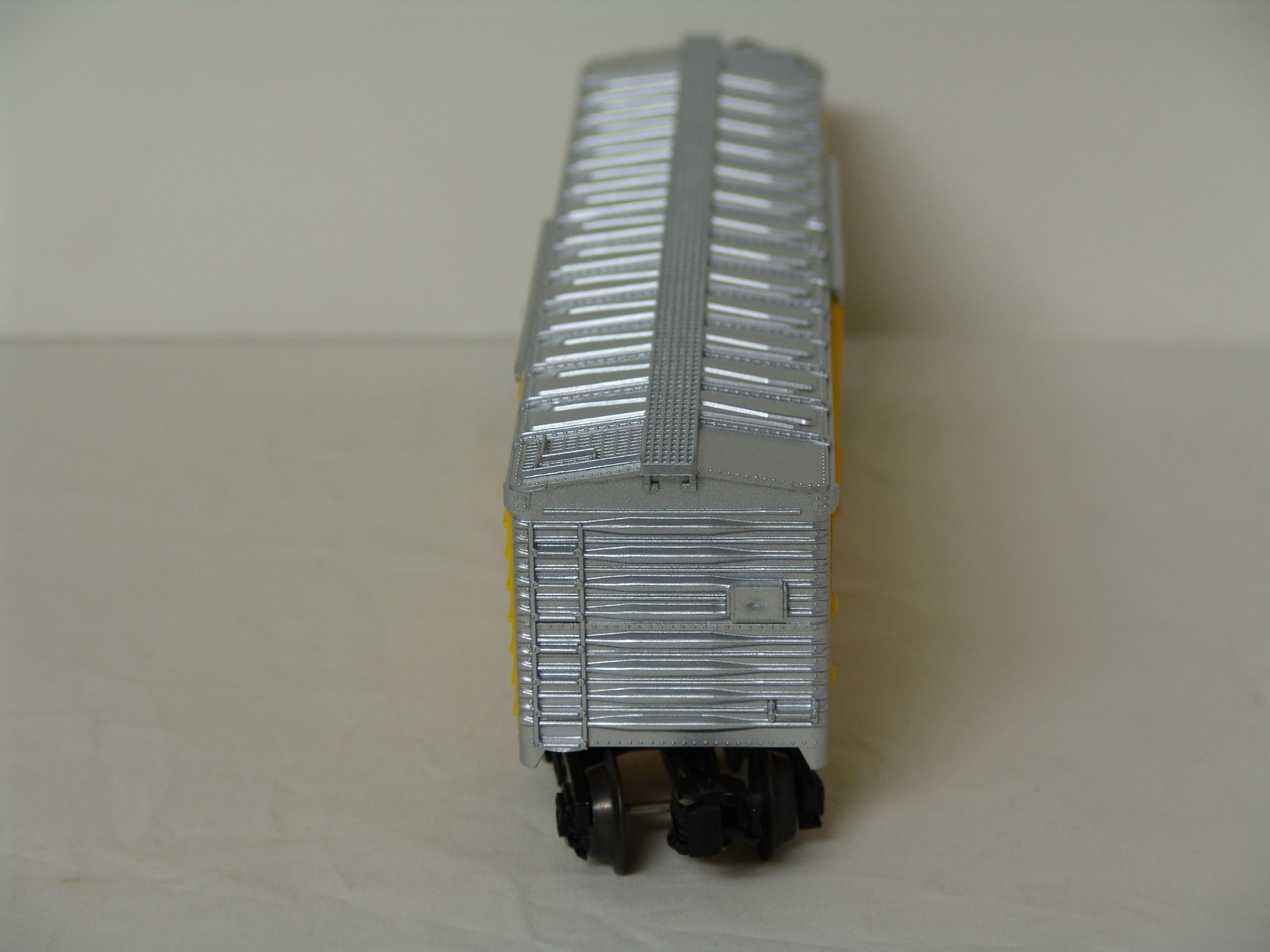 Famous American Railroad Series Santa Fe Boxcar (used)