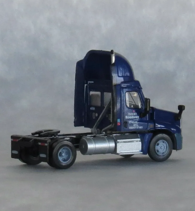 Roadway Freightliner Cascadia semi tractor #47548