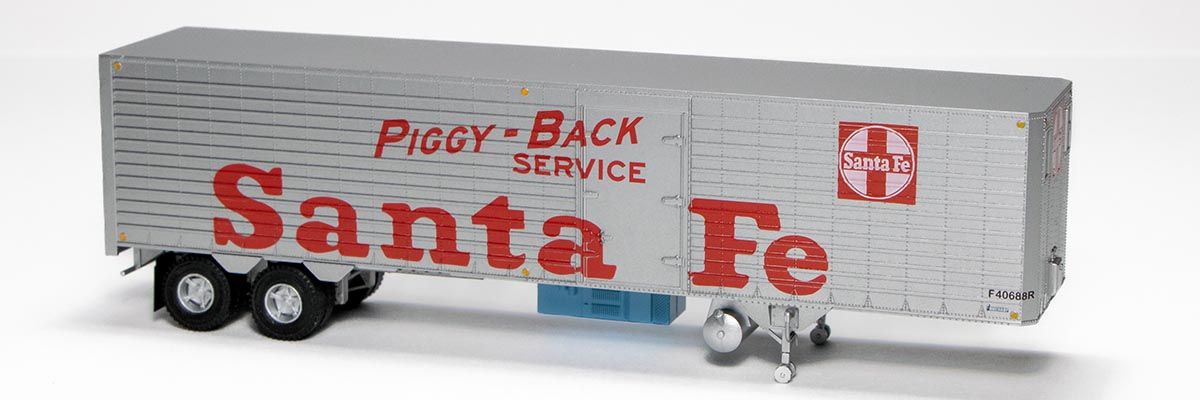 Santa Fe 40' Fruehauf fluted side volume van #F40683R