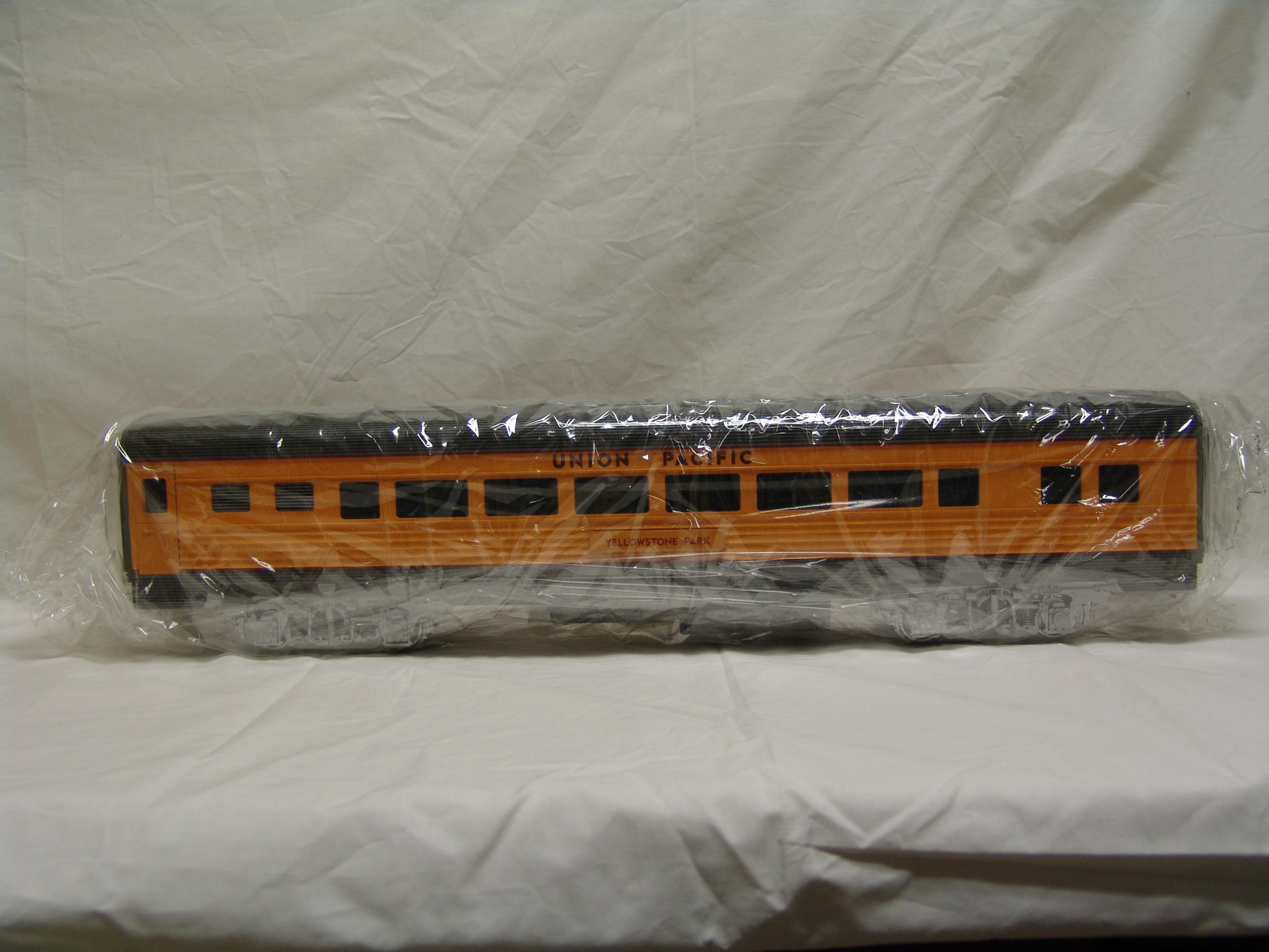 Union Pacific coach "Yellowstone Park" (no box)